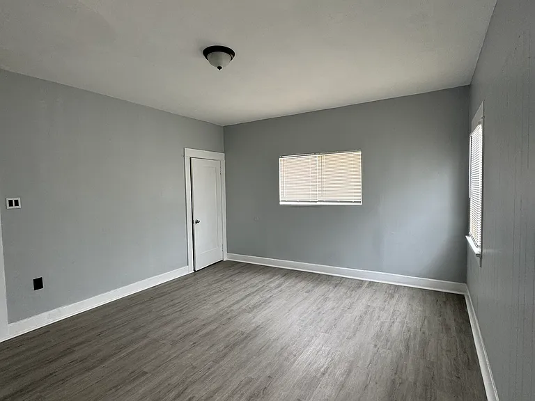 429 W Cowles St — Photo 8