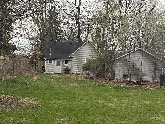 3rd image of 307 E McKinley St