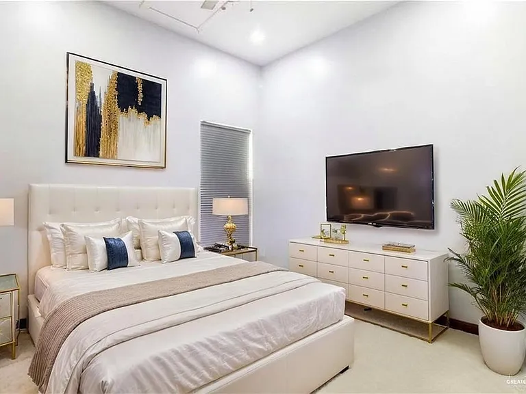 800 New Orleans Cir — Photo 4