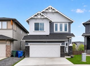 652 W Reynolds Cres SW, Airdrie, AB T4B5G1