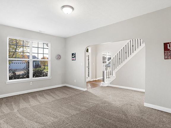 4th image of 134 Stamford Dr