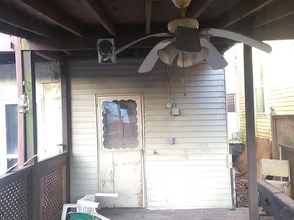 304 N Oak St, Mount Carmel, PA 17851