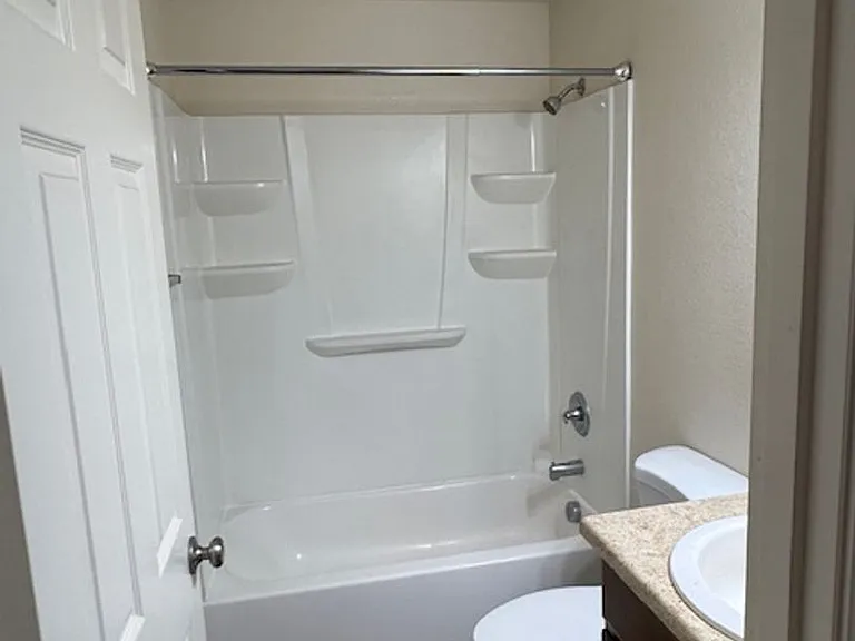 600 W 1st St #9 — Photo 12
