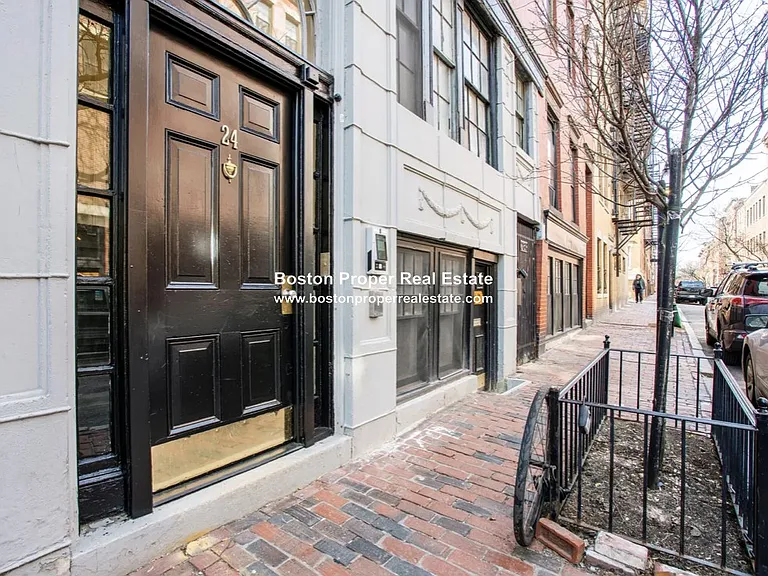 24 Phillips St #4 — Photo 8