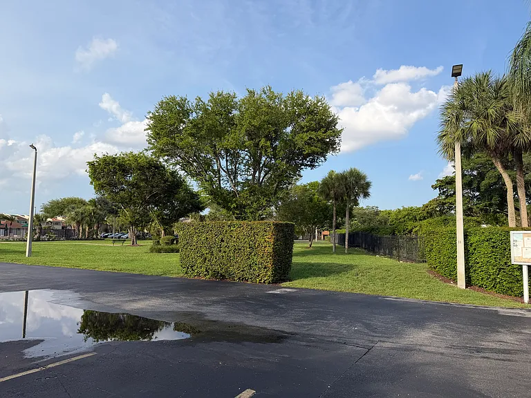 14279 Kendale Lakes Cir — Photo 10