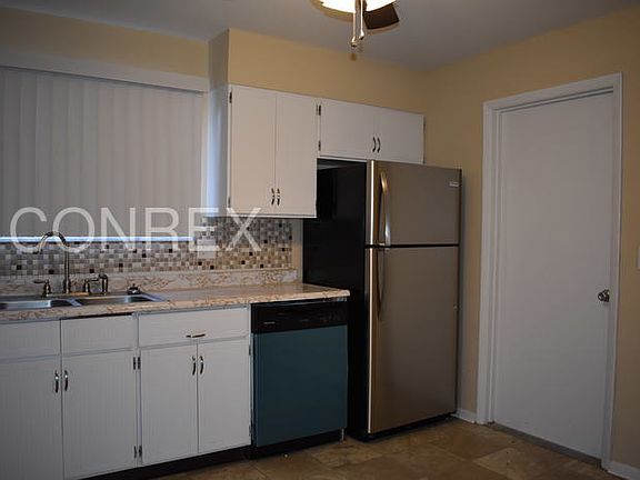 3rd image of 934 Goodhue Cir