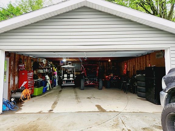 3rd image of 1080 Lakemont Dr