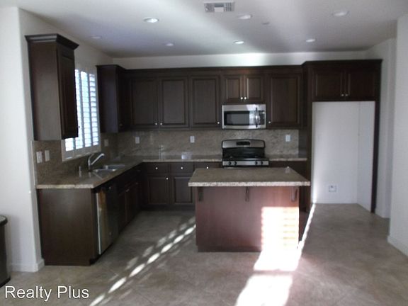 5th image of 265 Barnhill Dr