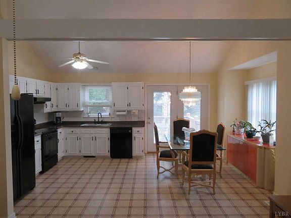 4th image of 105 Whispering Pines Ct