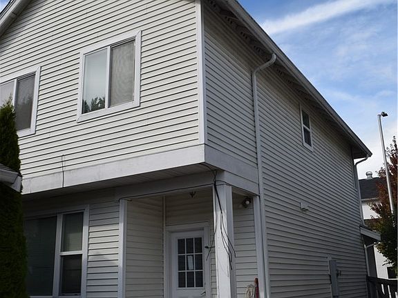 3rd image of 3815 S Holly Park Dr