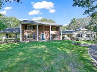 10 Briarcliff Ter, Kinnelon, NJ 07405