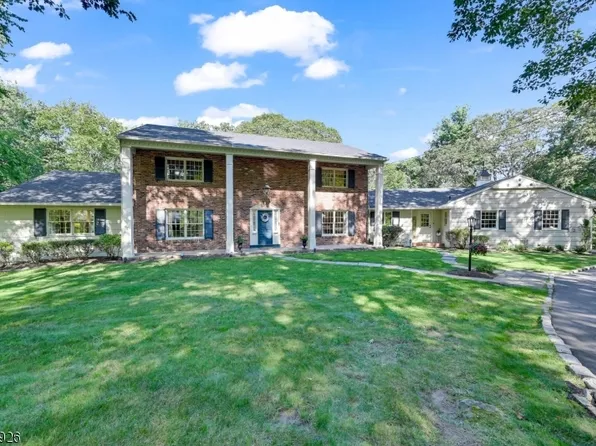 10 Briarcliff Ter, Kinnelon Boro, NJ 07405