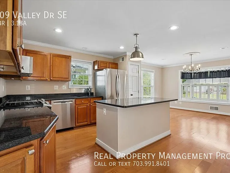 609 Valley Dr SE — Photo 10