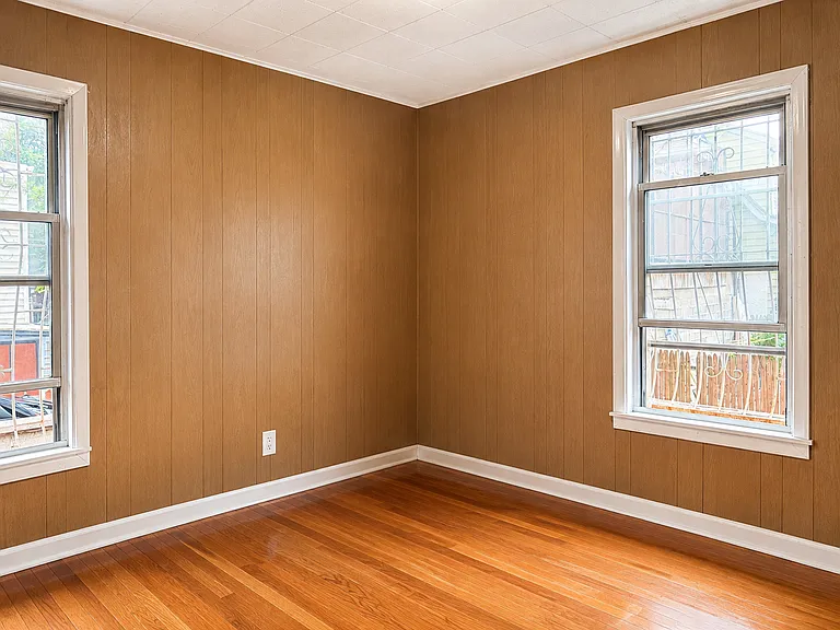 1870 Gleason Ave #1 — Photo 3