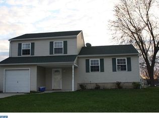 4 Yorktown Ct, Newark, DE 19702