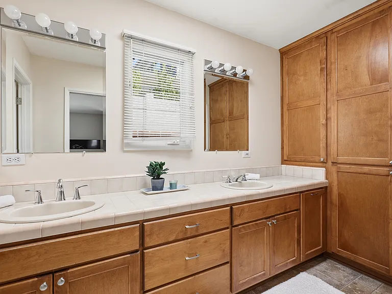 540 Country Club Ln — Photo 12