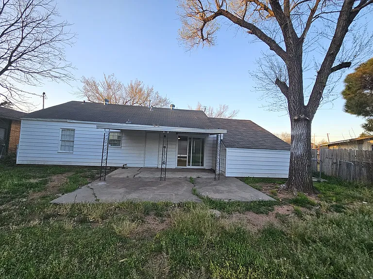 2505 NW Lincoln Ave — Photo 13