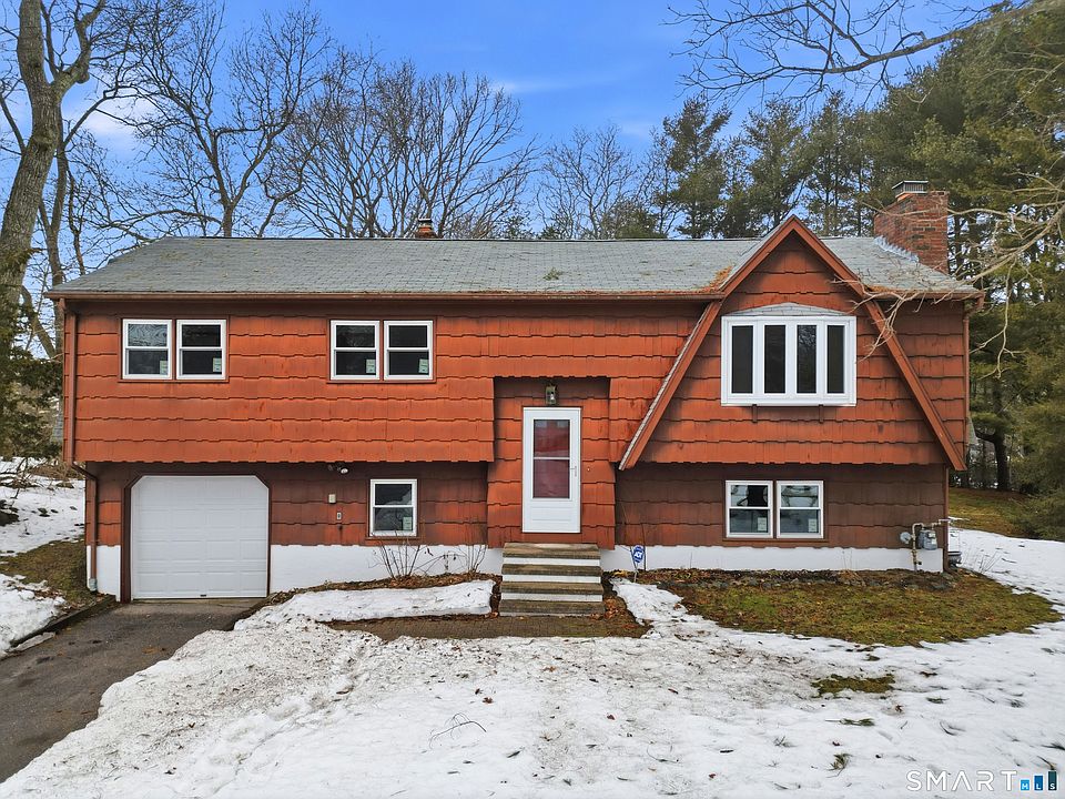 1st image of 11 Somersett Drive