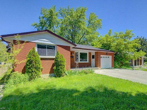 3rd image of 80 Lower Canada Cres
