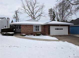 110 Bellshire Ln, Syracuse, NY