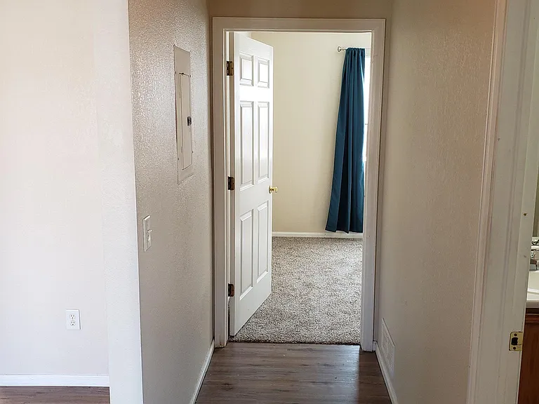 1758 Eagle St #F — Photo 15