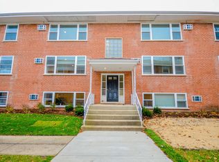 314 Duane St APT 1, Glen Ellyn, IL 60137