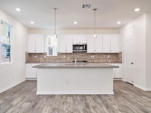 729 Daniel Freeman Cir, Inglewood, CA 90301