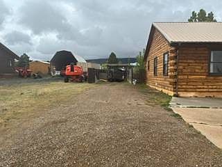 3rd image of 12 W Robin Ln