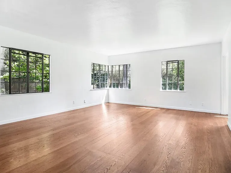 1040 Creek Dr — Photo 25