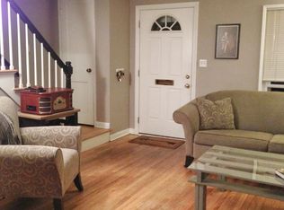 17 Arnold Way, West Hartford, CT 06119