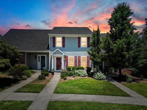 1202 Cedar Ridge Dr, Radford, VA 24141