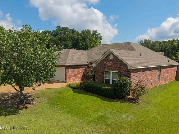3rd image of 120 Susan Ln