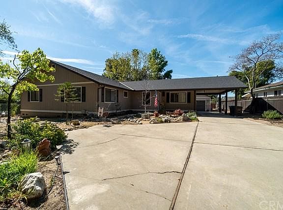 2nd image of 3003 Lansbury Ave