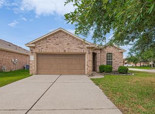 18302 Redoak Manor Ln, Cypress, TX 77433