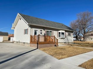 919 5th St, Aurora, NE 68818