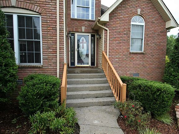 3rd image of 100 Copperfield Ct