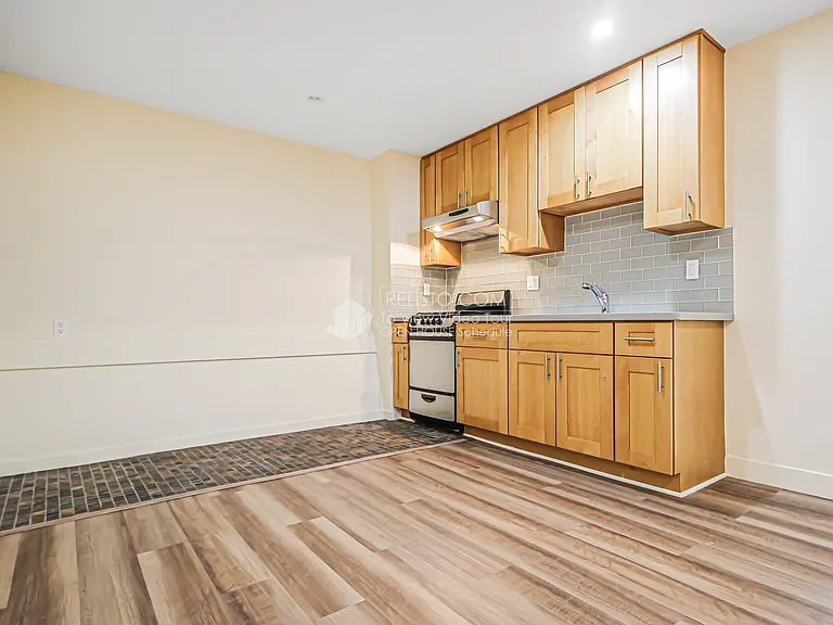 1770 11th Ave — Photo 17