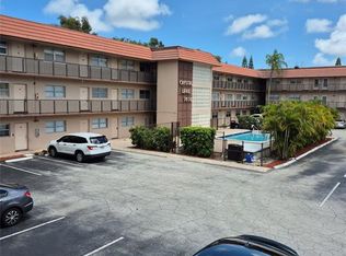 3930 Crystal Lake Dr APT 215, Pompano Beach, FL 33064