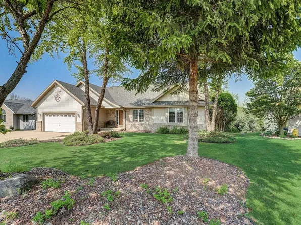 121 Sanctuary Ct, Johnson Creek, WI 53038