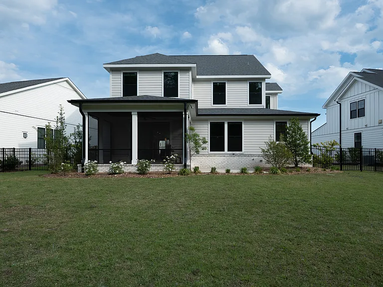 8249 Winding Creek Cir — Photo 36