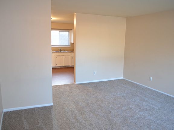 5th image of 131 N Lincolnway APT 5