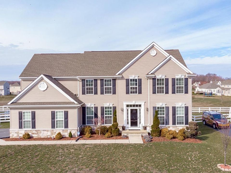 1st image of 105 Wedge Ct