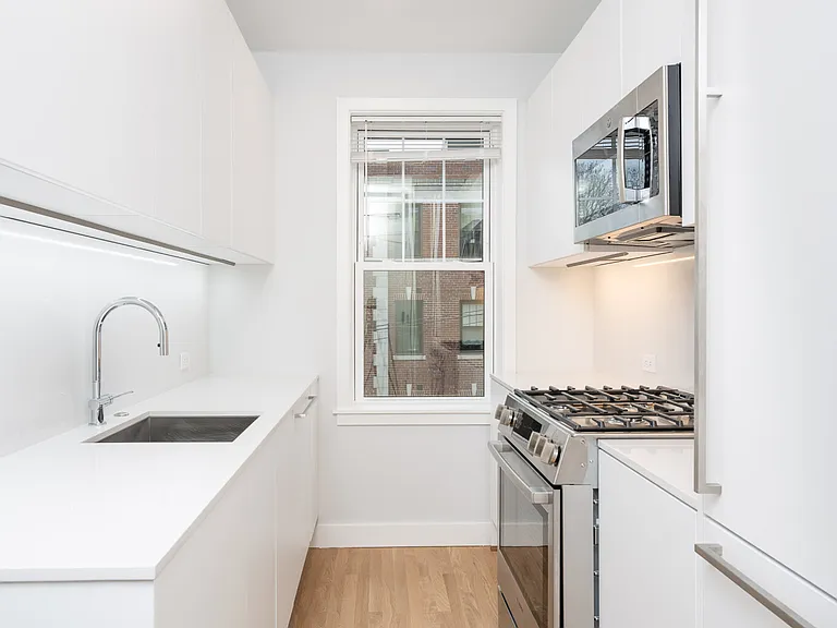 19 Forest St #23 — Photo 2