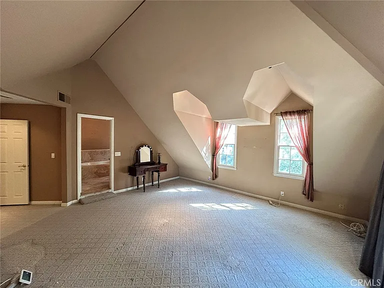 300 S Timken Rd — Photo 21