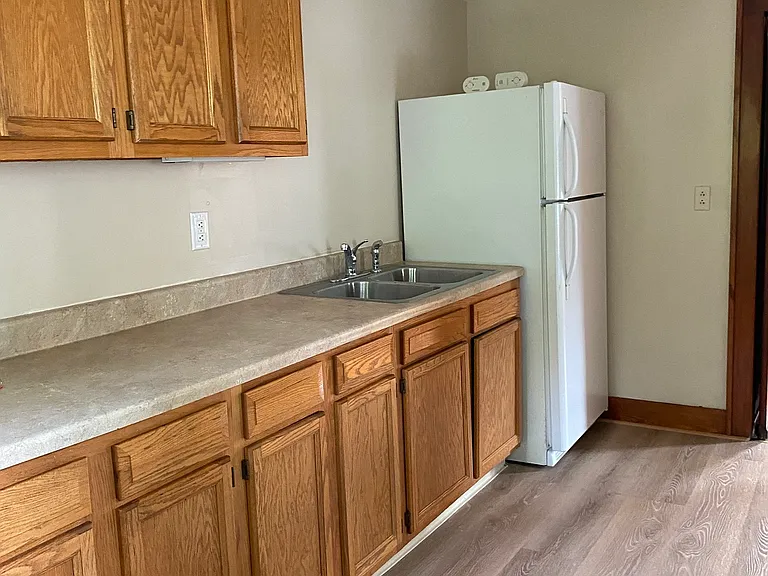 121 E Falls St — Photo 6