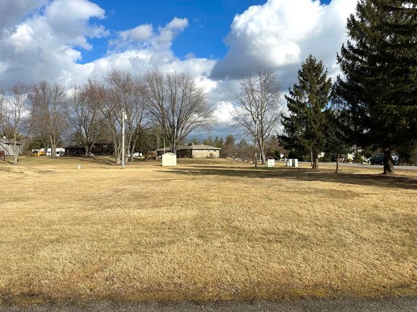 9251 Kardel Dr, Saint John, IN 46373