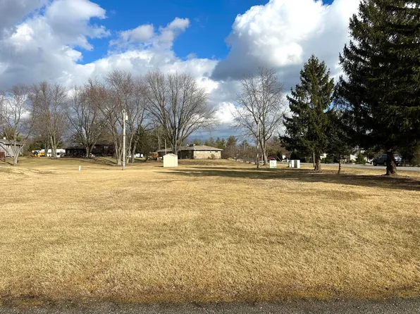 9251 Kardel Dr, Saint John, IN 46373