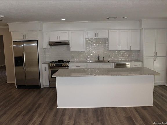 5th image of 173 E Lee St