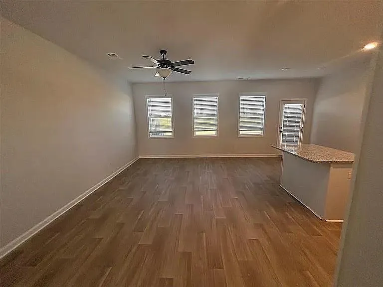 135 Laurel Trce — Photo 14