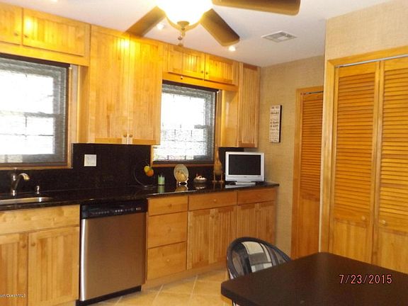 5th image of 45 Normanton Ct